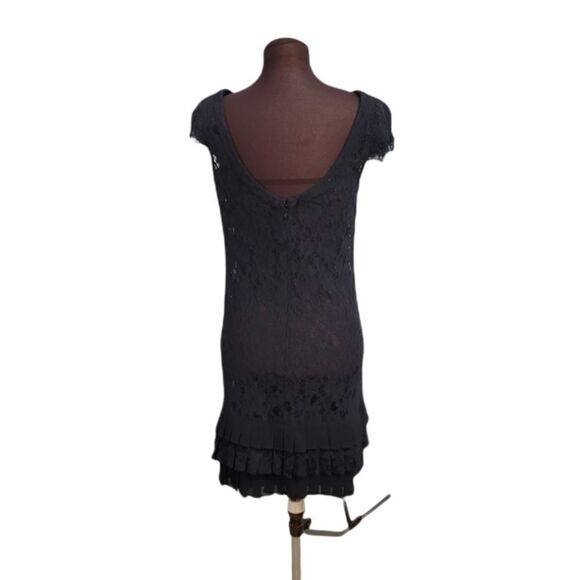 Stunning Lace Dress   - Picture 3 of 7